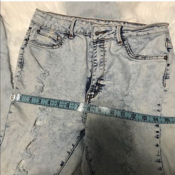 JC & JQ washed out light ripped Size 9 jeans - Picture 4 of 8